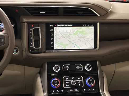 Used 2024 GMC Yukon Denali w/ Advanced Technology Package AWD/4WD image 31