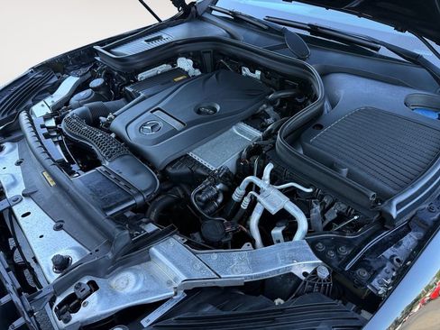 Used 2018 Mercedes-Benz GLC 300 4MATIC image 24