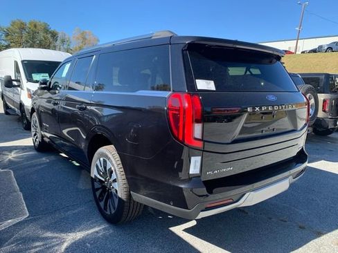 New 2025 Ford Expedition Max Platinum w/ Driver's Package image 18