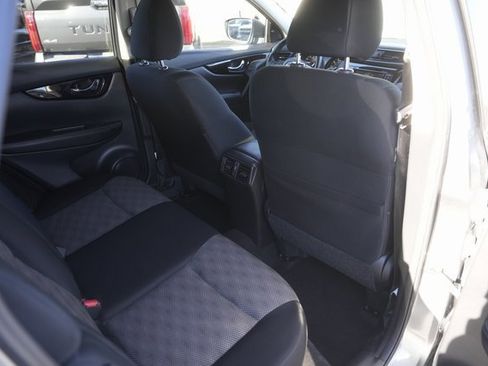 Used 2021 Nissan Rogue Sport SV image 14