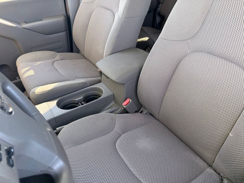 Certified 2021 Nissan Frontier SV w/ Midnight Edition Floor Mats RWD image 20