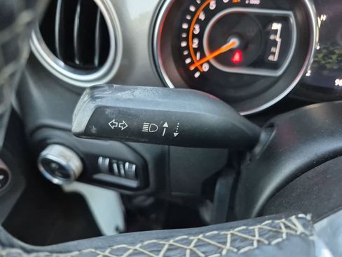 Used 2020 Jeep Gladiator Overland AWD/4WD image 17