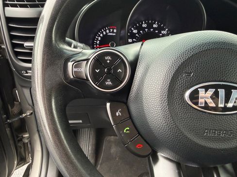 Used 2019 Kia Soul image 31