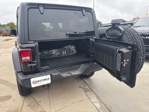 New 2025 Jeep Wrangler Unlimited Sport image 5