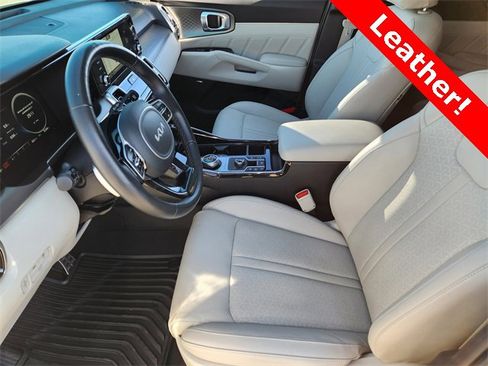 Used 2024 Kia Sorento SX Prestige w/ Panoramic Sunroof Package image 14