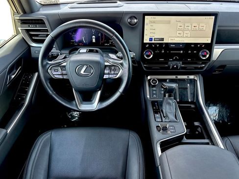 Used 2024 Lexus GX 550 image 25