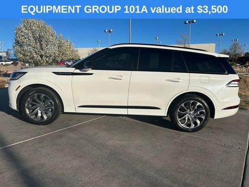 Used 2025 Lincoln Aviator AWD w/ Jet Appearance Package image 5