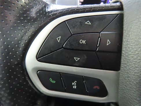 Used 2020 Jeep Grand Cherokee SRT image 24