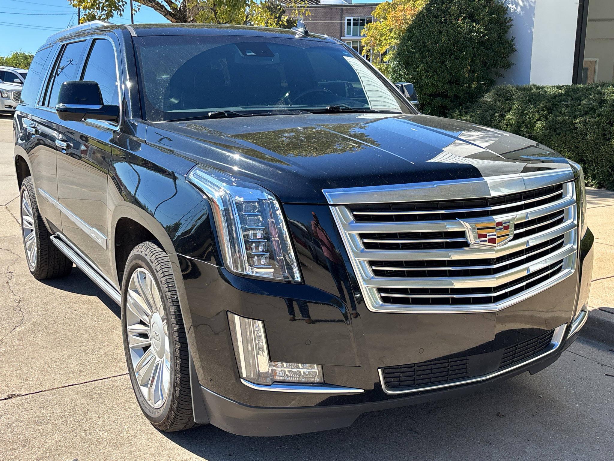 Used 2015 Cadillac Escalade Platinum AWD/4WD image 1
