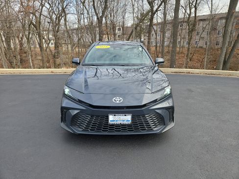 Used 2025 Toyota Camry LE image 7