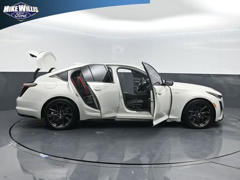 Used 2023 Cadillac CT5 V w/ Premium Package RWD image 27