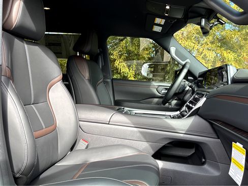 New 2026 Nissan Armada SL image 9