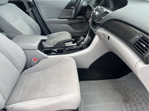 Used 2015 Honda Accord EX image 16