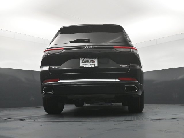 Used 2022 Jeep Grand Cherokee Summit AWD/4WD image 23