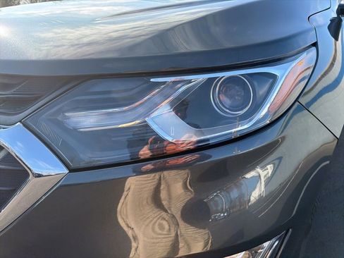 Used 2018 Chevrolet Equinox LT w/ Sun & Infotainment Package image 9