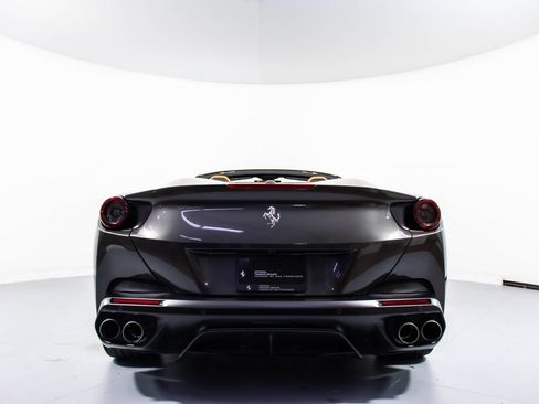 Certified 2019 Ferrari Portofino image 21
