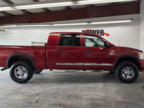 Used 2007 Dodge Ram 2500 Truck Laramie AWD/4WD image 2