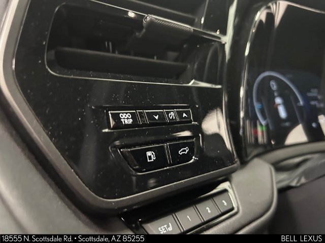 Used 2025 Lexus TX 500h AWD w/ Technology Package image 29