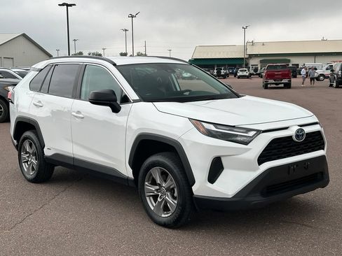 Used 2023 Toyota RAV4 LE AWD/4WD image 7
