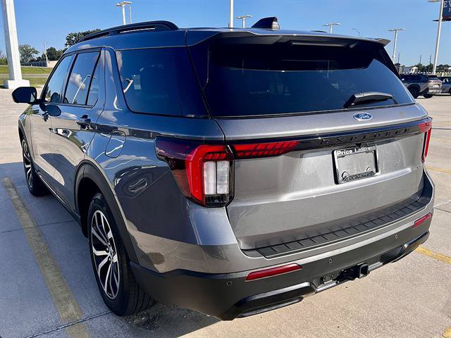Used 2025 Ford Explorer ST-Line w/ Premium Package RWD image 7