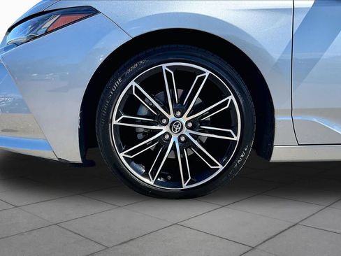 Used 2019 Toyota Avalon Touring w/ Advanced Safety Package FWD image 10