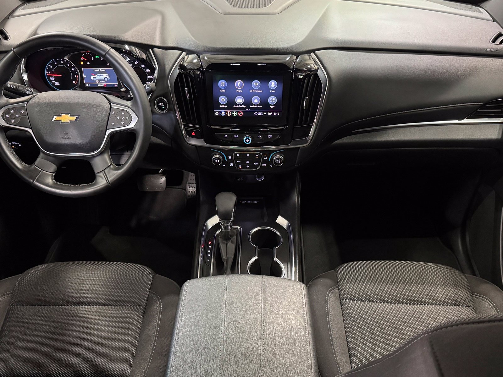Used 2023 Chevrolet Traverse LT FWD image 2