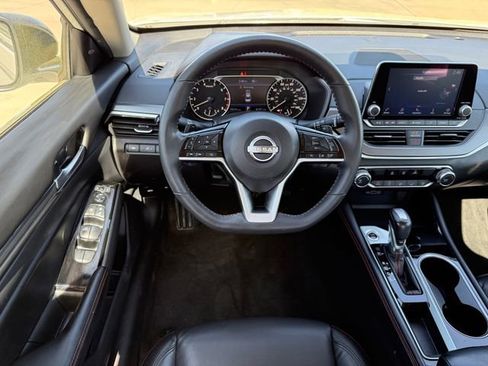 Used 2024 Nissan Altima 2.5 SR image 25