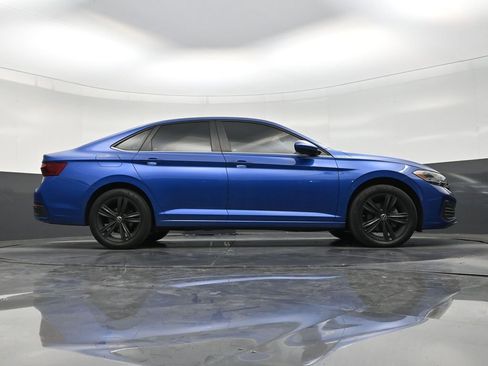Used 2023 Volkswagen Jetta SE w/ Panoramic Sunroof Package FWD image 25