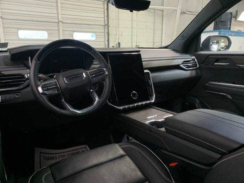 Used 2024 GMC Acadia Denali w/ Super Cruise Package image 4