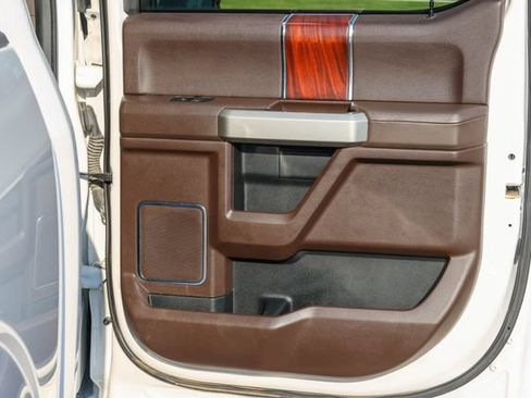 Used 2018 Ford F150 King Ranch w/ Equipment Group 601A Luxury AWD/4WD image 21