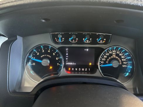 Used 2013 Ford F150 Platinum image 11