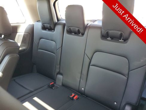 Used 2023 Nissan Pathfinder Platinum AWD/4WD image 11