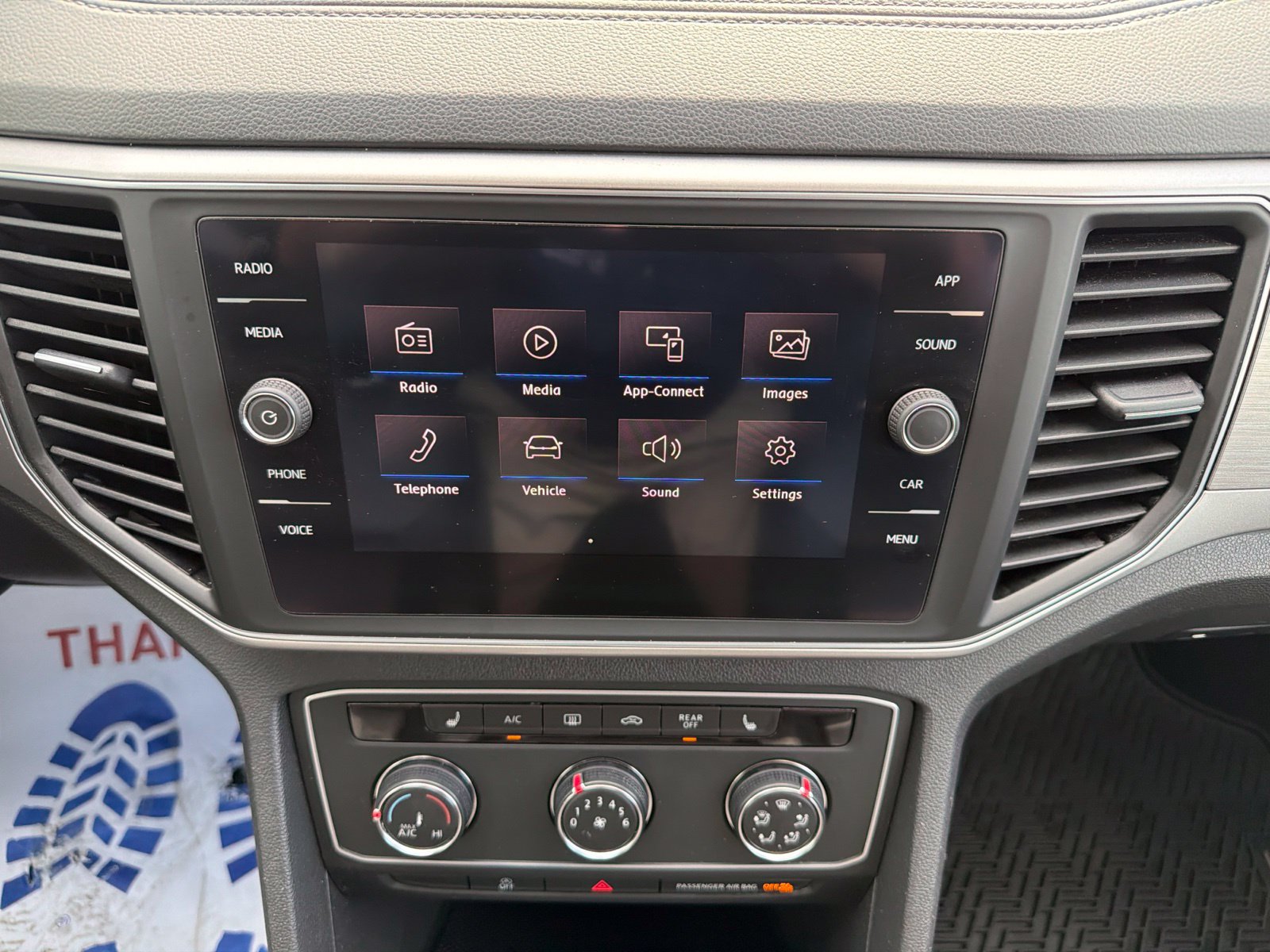 Used 2018 Volkswagen Atlas SE FWD image 34