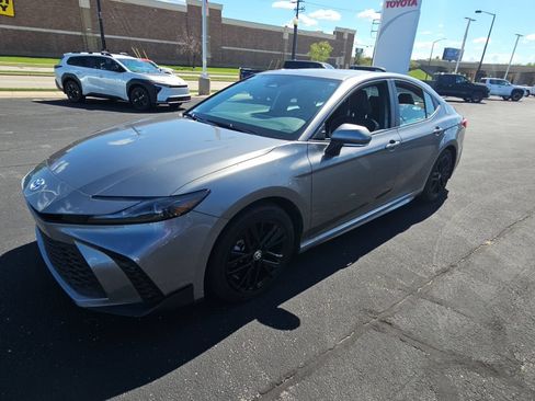 Certified 2026 Toyota Camry SE FWD image 7