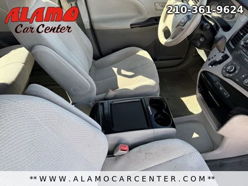 Used 2011 Toyota Sienna LE image 13