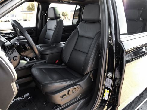 Used 2022 Chevrolet Suburban LT w/ Luxury Package image 33