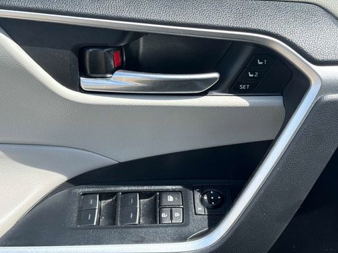 Used 2023 Toyota RAV4 XLE Premium image 19