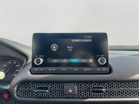 Used 2025 Honda HR-V Sport image 14