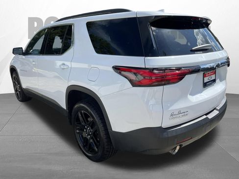 Certified 2022 Chevrolet Traverse LT FWD image 6