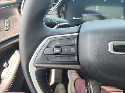 New 2025 Jeep Grand Cherokee Limited w/ Luxury Tech Group II image 16