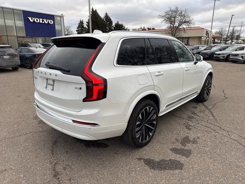 Used 2025 Volvo XC90 B5 Plus image 4