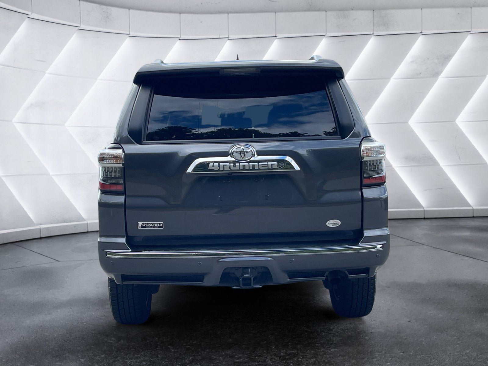 Used 2023 Toyota 4Runner Limited AWD/4WD image 5