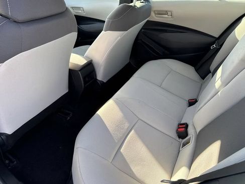Used 2022 Toyota Corolla LE FWD image 16