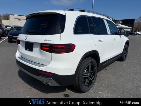 Used 2026 Mercedes-Benz GLB 250 4MATIC image 8