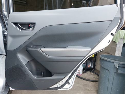 Used 2025 Subaru Crosstrek 2.5i Limited w/ Crosstrek Mirror Package image 14