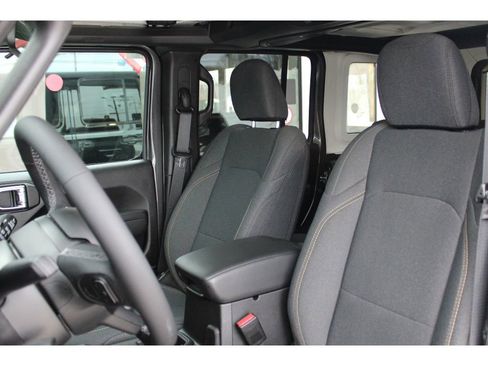 Used 2025 Jeep Wrangler Sport S image 10