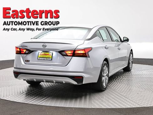 Used 2023 Nissan Altima 2.5 S FWD image 5