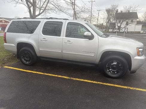 Used 2012 Chevrolet Suburban LS w/ Convenience Package 1 image 3