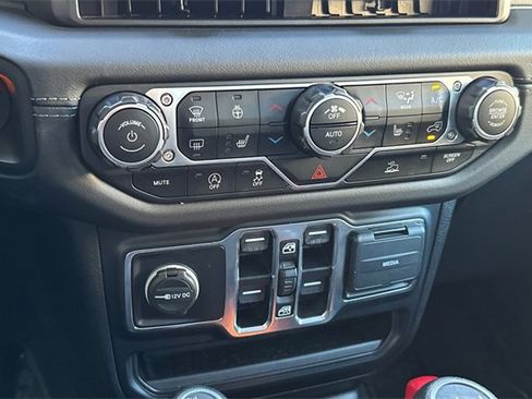 Certified 2024 Jeep Wrangler Sahara image 20