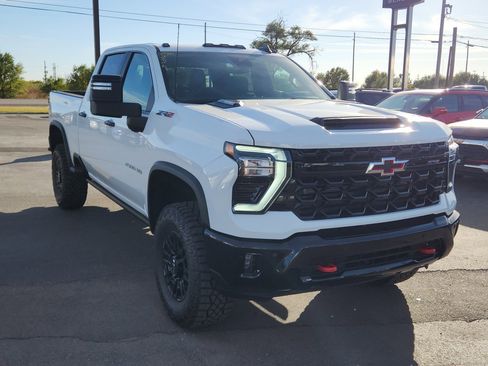 New 2026 Chevrolet Silverado 2500 ZR2 image 6